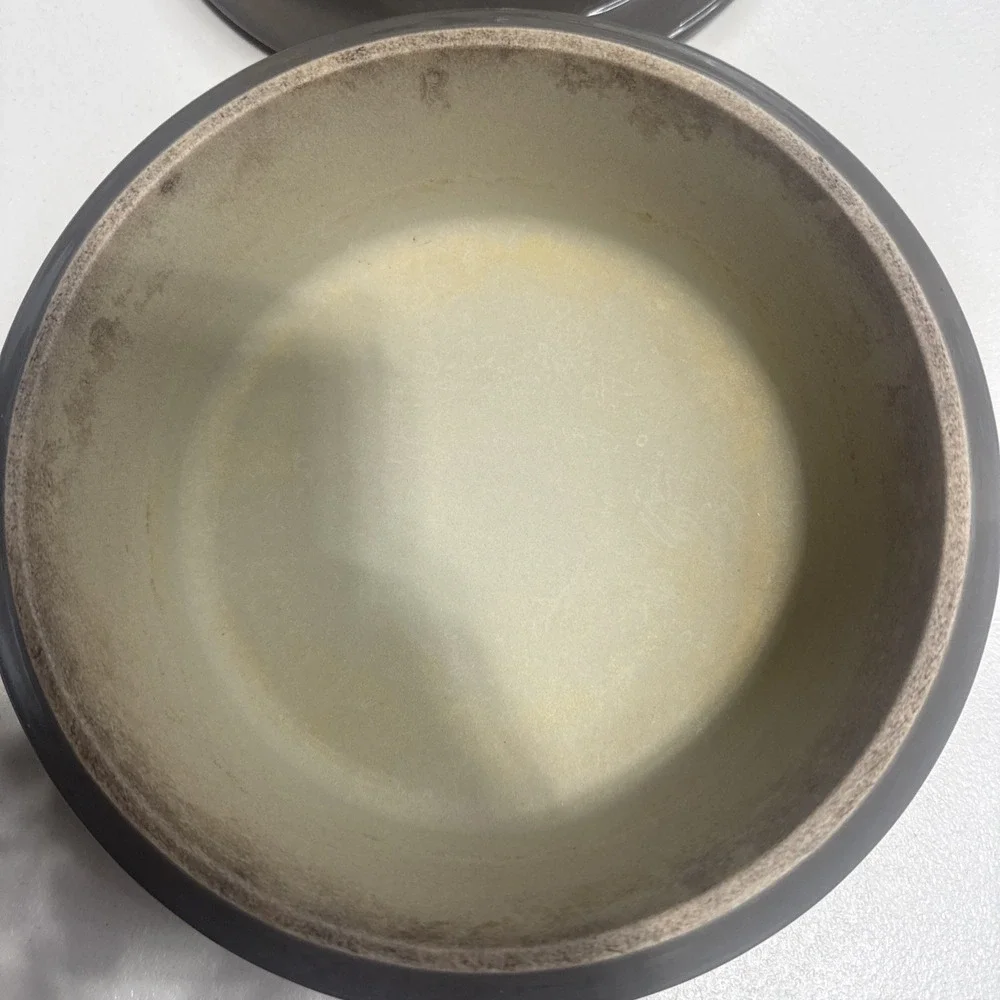 Pampered Chef Stoneware 6 cup/1.5 L Round Gray Covered Casserole Baker New